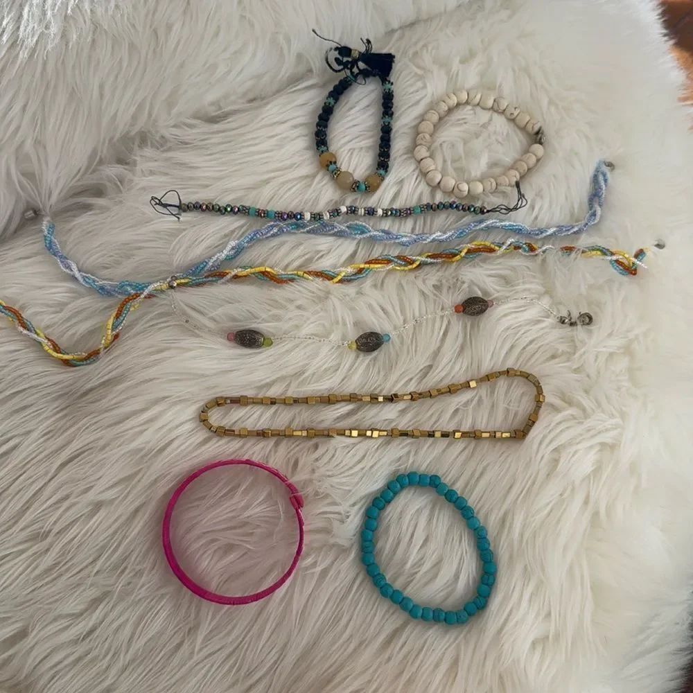 Beaded jewelry bundle - Picture 3 of 3